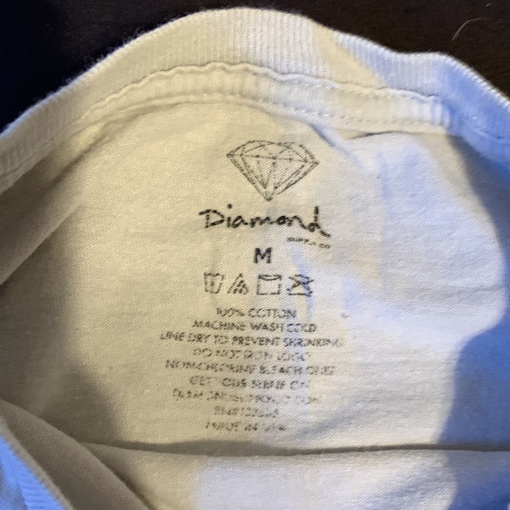 Diamond T- shirt| size M| 100% Cotton - Picture 3 of 3